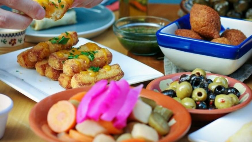 To celebrate their 10 year anniversary, @umifalafel will be running a special all week✨

You can enjoy any 2 sandwiches, any 2 Mezze or any meal deal for only €10 until February 11th🧆

Only available in their Dublin &amp; Cork locations - treat yourself to some falafel this week🥙