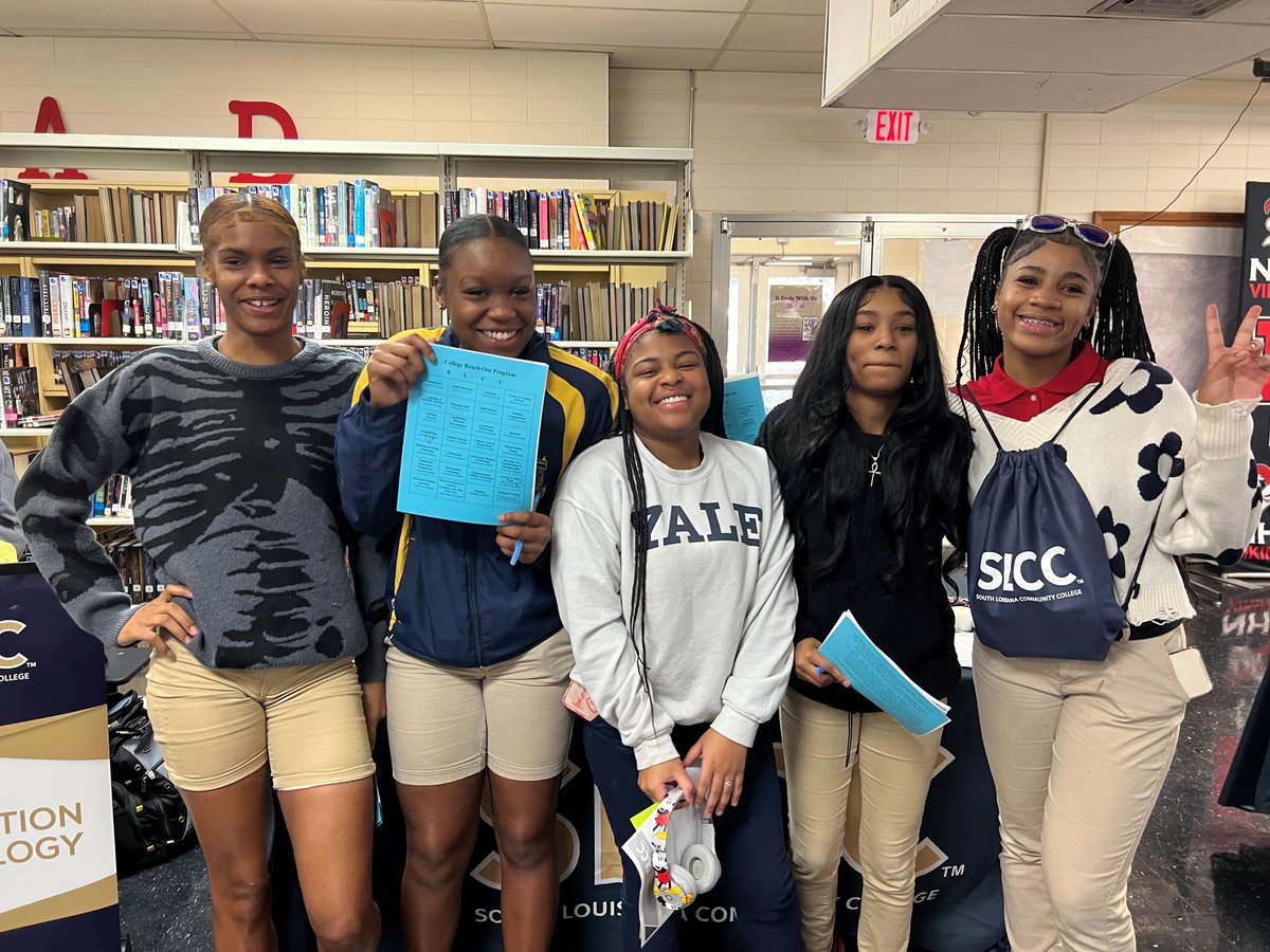 solaccofficial's tweet photo. Northside High juniors and seniors had the opportunity to engage with #TeamSLCC at SLCC College Day last week. They learned about our various student services, academic programs, and short-term programs. Additionally, they toured the Mobile Simulator Truck and Acadian Ambulance. https://t.co/2RcD2jzdRG