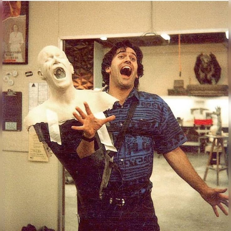 What is he singing?

#BehindTheScenes #ArmyofDarkness