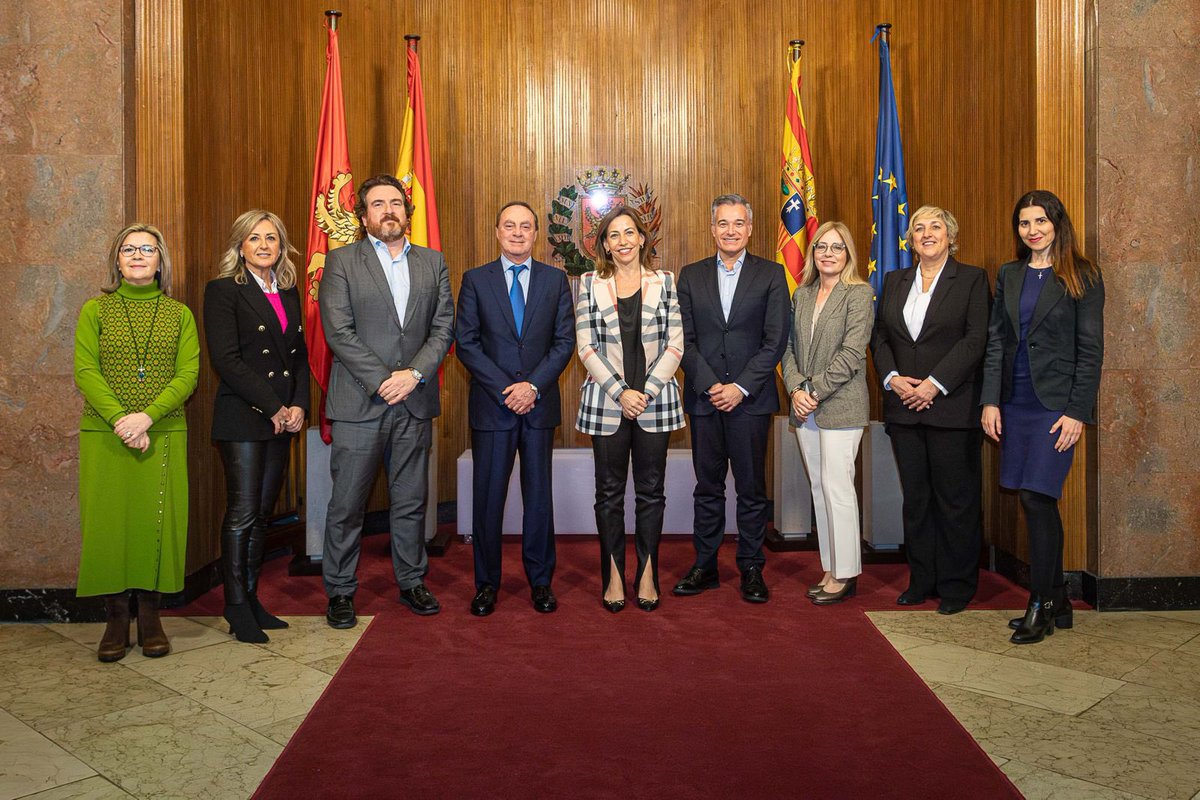 Recepción en el Ayuntamiento @zaragoza_es de nuestra Junta de Gobierno para  presentar el #625ReICAZ , nos han acompañado con la Alcaldesa nuestros  compañeros Victor Serrano y Blanca Solans