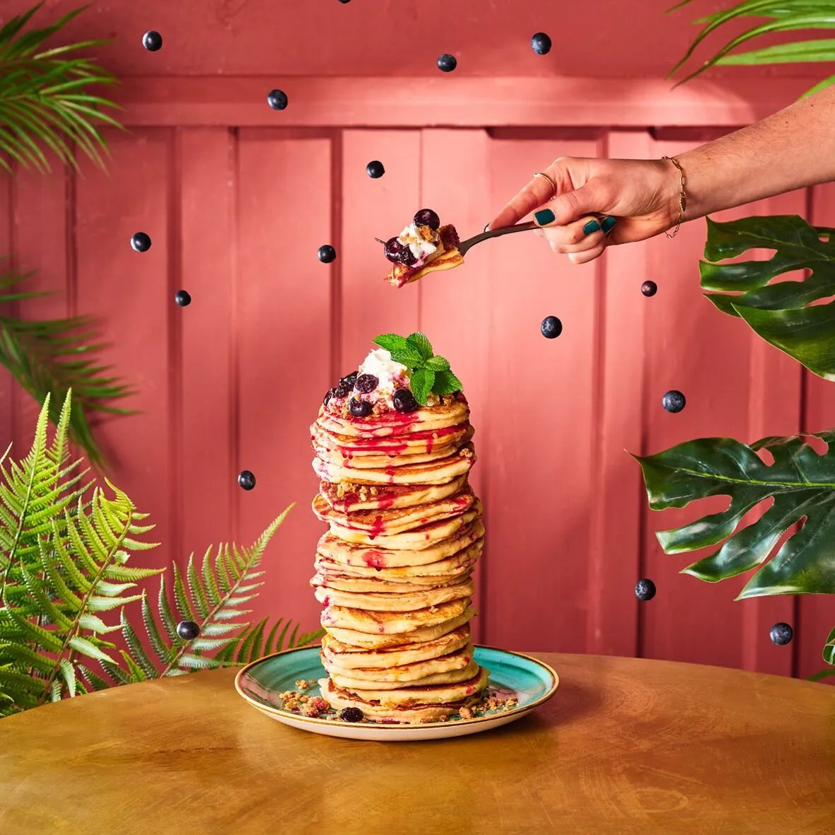 Get ready for a delicious showdown! #BillsRestaurant is introducing two NEW flavours for #PancakeDay. 😍

Will it be Banana, Butterscotch &amp; Hazelnut 🍌 or Blueberry Crumble? 🫐 The fate of the menu lies in your hands. 🙌

Psst – enjoy bottomless pancakes all day long for £7.50!
