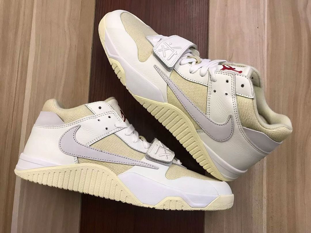 JustFreshKicks tweet media