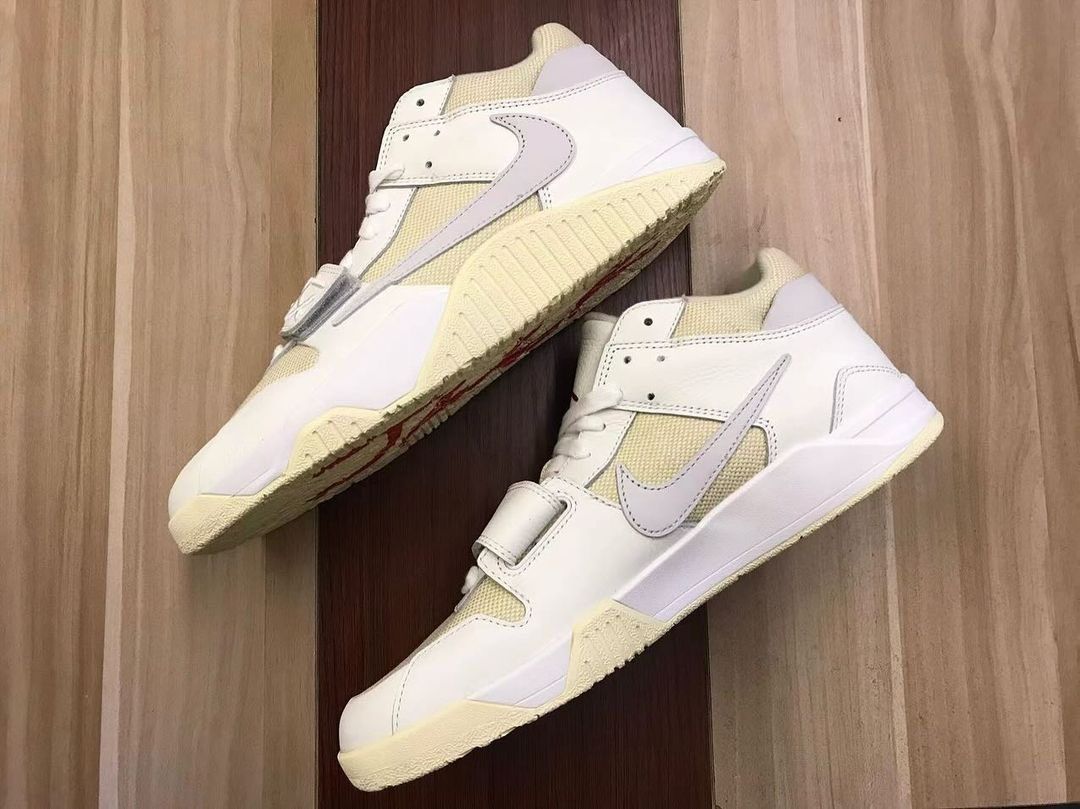 JustFreshKicks tweet media