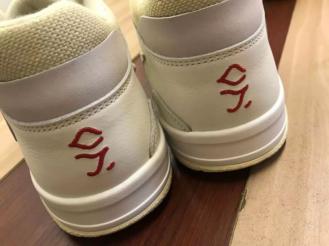 JustFreshKicks tweet media