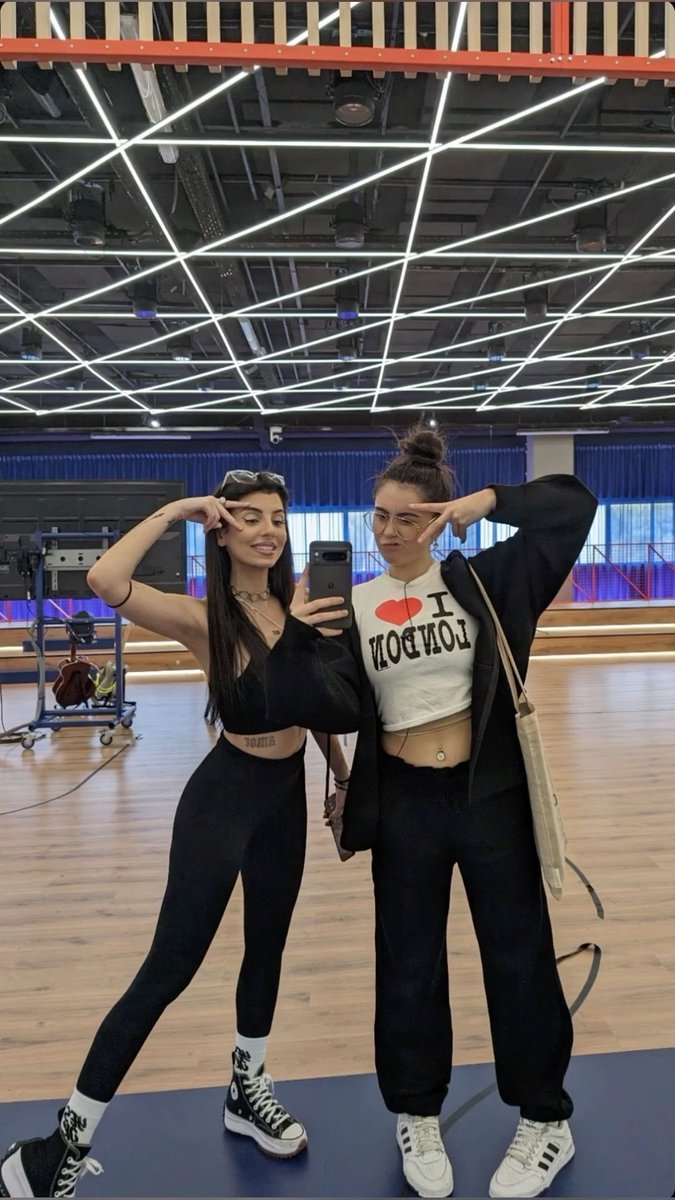 carlabelloot's tweet photo. @otencuesta Madre he hija, pero como kiki ha tenido que salir me quedo con la reina despechá👑 https://t.co/87JifGKv74