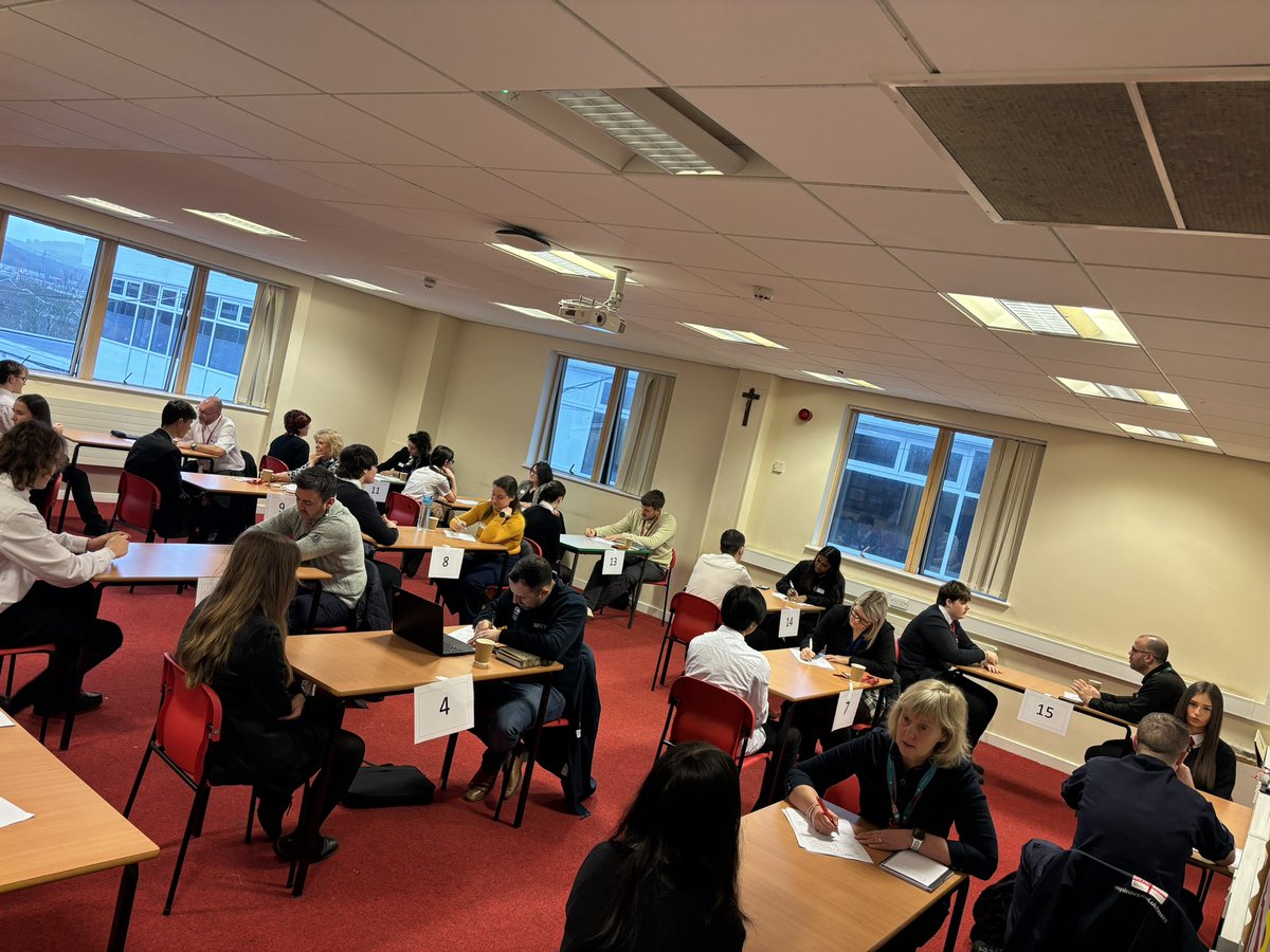 CNSCareers_WRE's tweet photo. Mock interviews are invaluable for students. The experience helps prepare them for the next step. Year 11 did brilliantly today. A huge thank you to the employers and training providers that gave up their time to support us. https://t.co/O8BHH3ca26