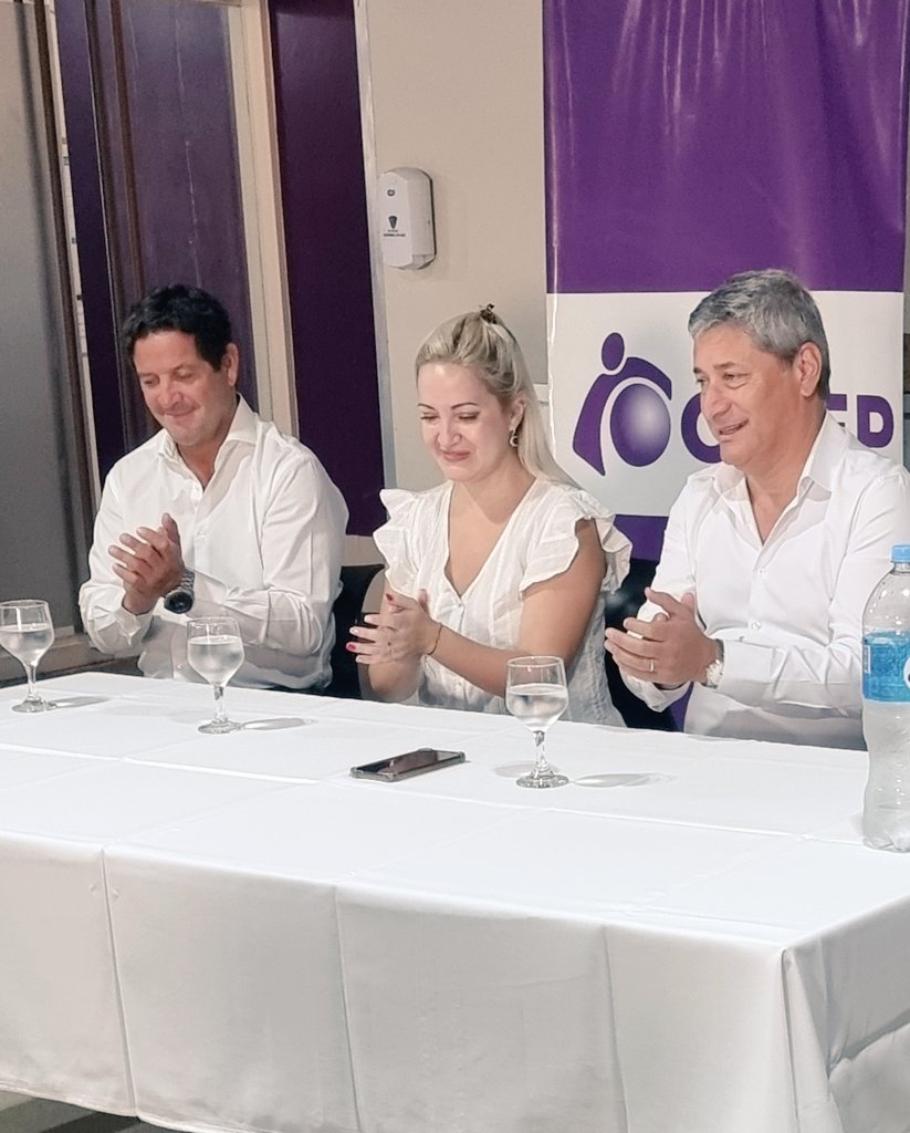 OsepMza's tweet photo. El Director General @CarlosFunesMZA realizó la puesta en funciones de la nueva coordinadora de Rivadavia, @AnabellaMachin su capacidad y compromiso serán un gran aporte para nuestra institución. 
También extendemos nuestro  agradecimiento a @diegoglenon por su anterior desempeño https://t.co/sjXrupcA0t