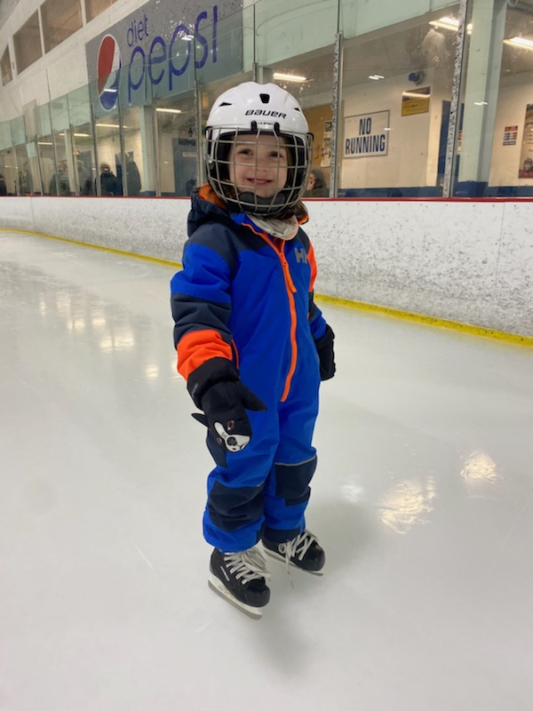 EcoleGV's tweet photo. Une belle expérience pour nos élèves : des leçons de patin pour les classes de Maternelle à 3e année. Beaucoup de plaisir! #ViceVersa @Patrimoinecdn @ViceVersaFJCF @csfp_tnl https://t.co/fHMj6LKaaB