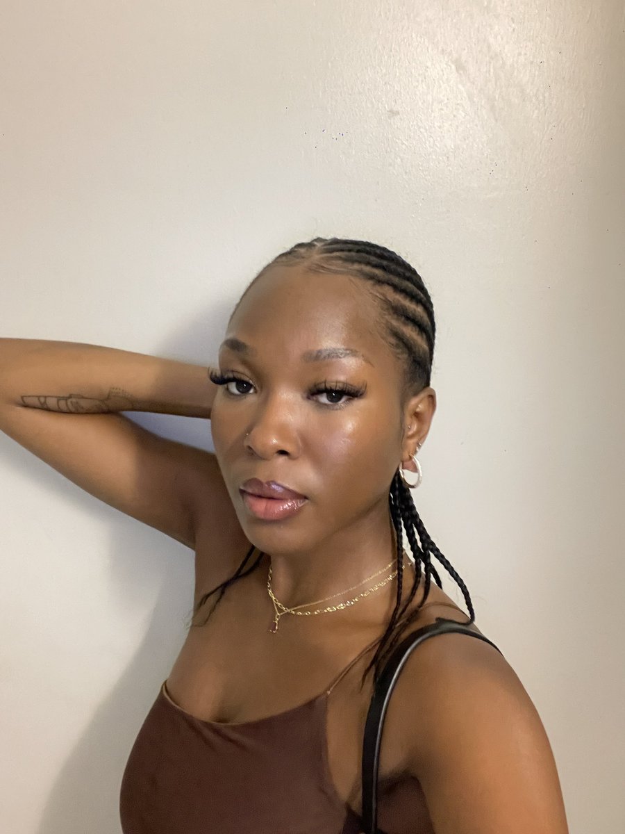 veeiye's tweet photo. fresh cornrows alwayssss 🥹😍 https://t.co/e6eEo5GJ5N