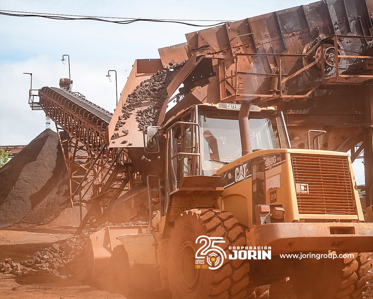 Joringroup's tweet photo. La acción diaria y comprometida de nuestro equipo nos fortalece, en pro del logro de metas productivas favorables. 

¡Somos fuerza y talento humano que crece y produce!

#Jorin #fmo #talentohumano #acarreo #criba #produccion #valoreshumanos #guayana #ciudadguayana https://t.co/fO41kM5vCH