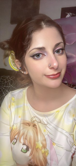 Finally live 🤦&zwj;♀️  Twitch &amp; Youtube, pick your fav: https://t.co/Ic12xpfir3 https://t.co/hHVORBhxd1 https://t