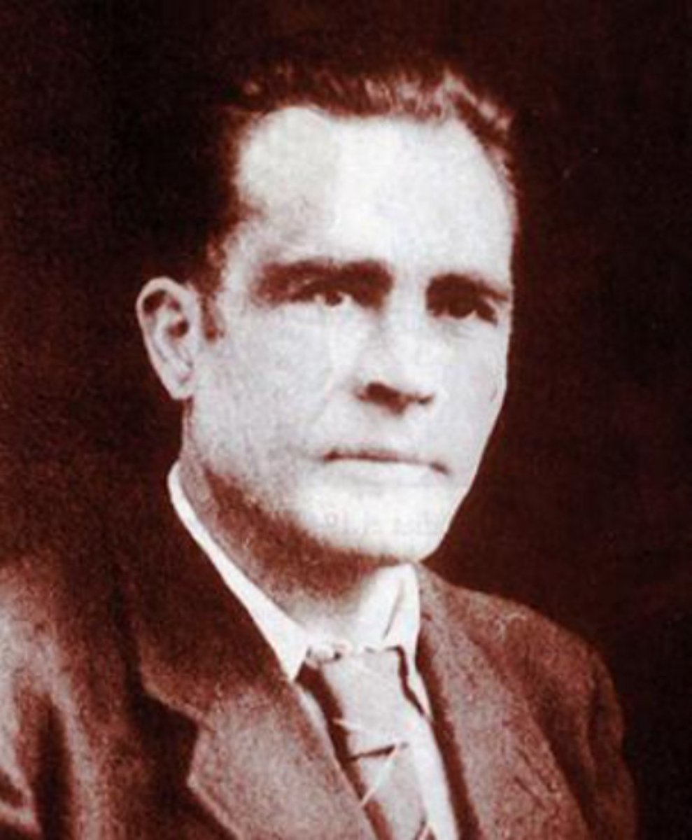 outsidersesp's tweet photo. El 7 de agosto de 1963 caia, víctima de una emboscada de la Guárdia Civil, el último guerrillero antifranquista catalán Ramon Vila i Capdevila ‘Caracremada’.

En una vida casi de leyenda, el trabajador del téxtil i militante de la CNT, participó en las luchas obreras del sector en la comarca del Berguedà y en la proclamación del comunismo libertario en 1932, pasó por la cárcel republicana, luchó contra los golpistas con la columna Tierra y Libertad, fue internado en el campo de concentración francés de Argelés antes de unirse primero a la resistencia antinazi y después formar parte de la lucha clandestina contra el franquismo en las montañas del Alto y Bajo Llobregat, donde resistió durante casi 20 años realizando distintas acciones de sabotaje contra el régimen franquista y sus secuaces.

Honor y gloria para todos y todas aquellas que lucharon contra el fascismo y por la libertad del pueblo!