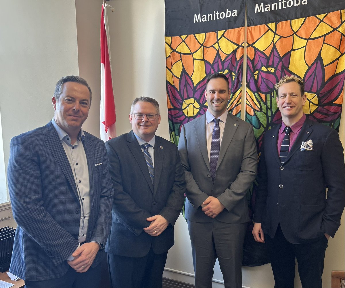 Thank you @BenCarrwpg for meeting with the @MBHomebuilders as part of @CHBANational Day on the Hill. It was great discussing issues important to Manitoba’s residential construction industry . #CHBADayontheHill