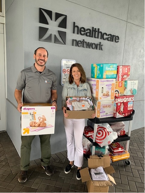 healthcareswfl's tweet photo. The generosity and dedication of our volunteers is INSPIRING! Volunteer Debbie D. gives back her time to help our Community Outreach Team reach some of the most vulnerable families in Collier County. But her generosity does not stop there! 1/2⤵️

#Donation #BabyEssentials https://t.co/TjAA3cT07J