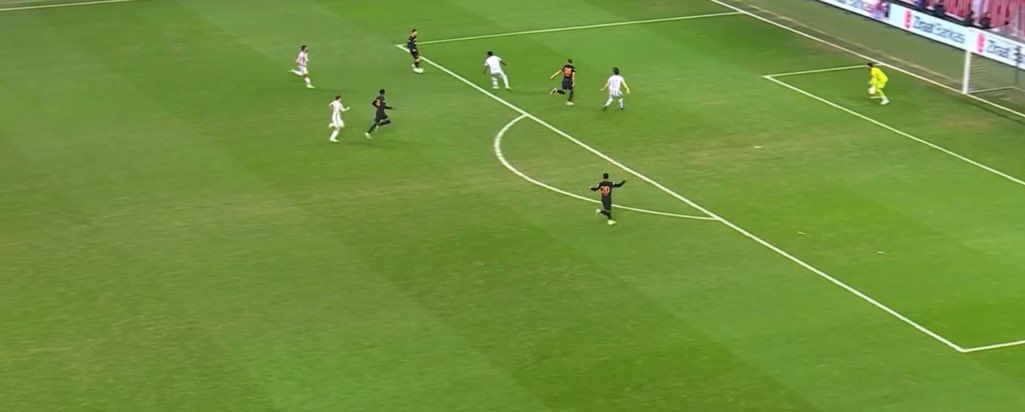 darkdevrim's tweet photo. İddia ediyorum. Halil Dervişoğlu bırakın Galatasaray ‘ın, 2. lig topçusu bile değil.
Halı saha da kadroya almam. https://t.co/2wCS9oMv6O