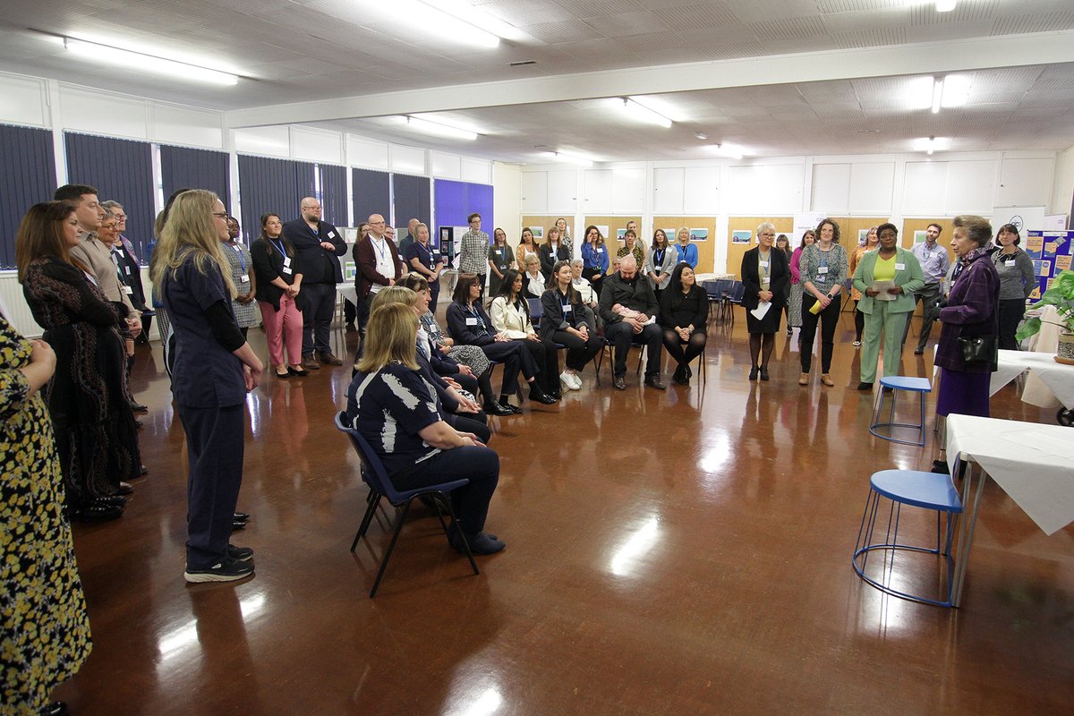 Some of our team joined @NottmWestPCN @pics_primary colleagues to meet her Royal Highness, The Princess Royal today when she visited Eastwood to learn how mental health occupational therapists are supporting local people. Look out for more on @bbcemt tonight!