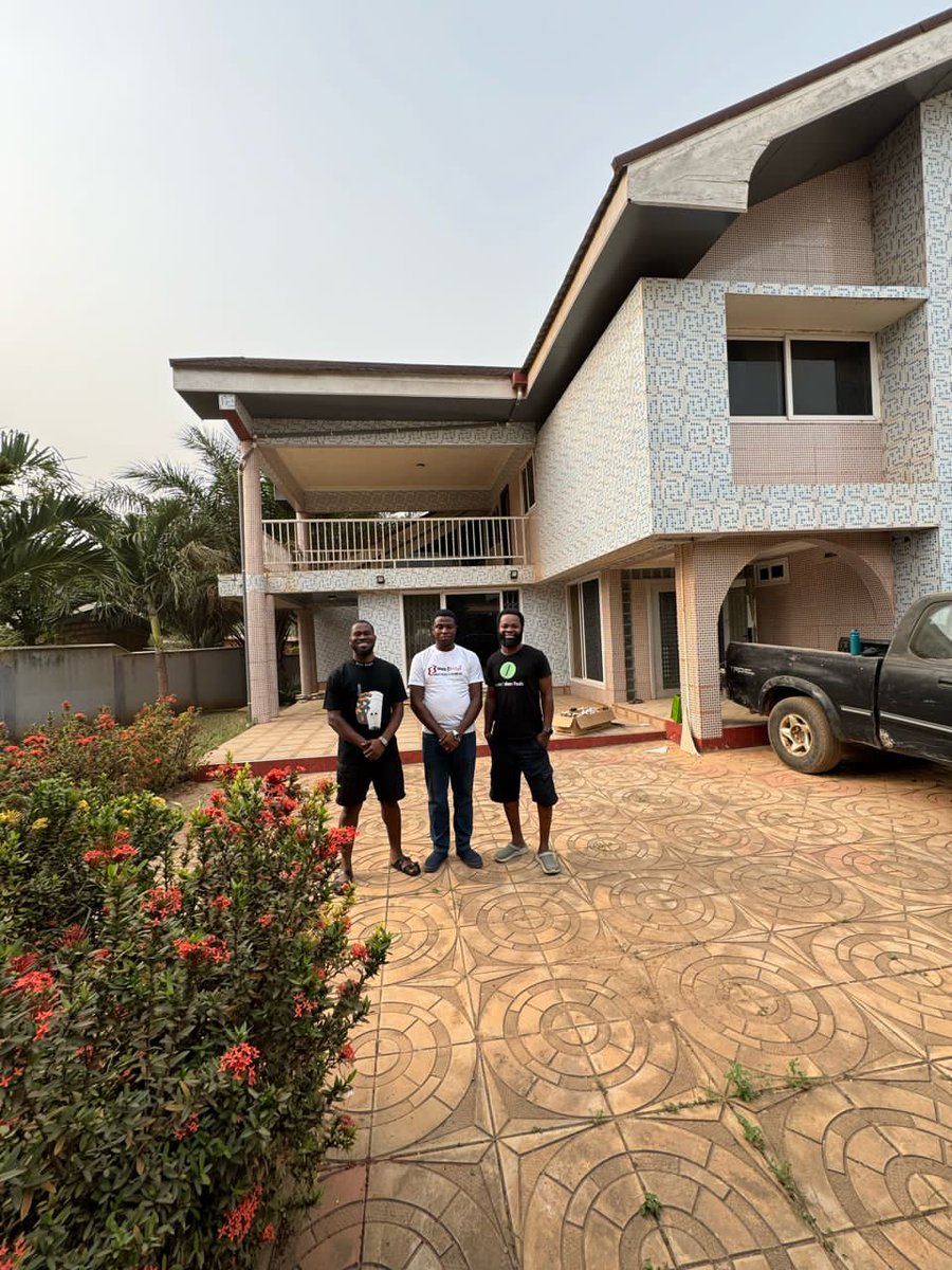 Spent time with @e_annan24 in Accra yesterday at the newly  acquired <a href="/ayahq_/">AyaHQ (Techstars '23)</a> hacker house! I was blown away by the structure and the thoughtfulness of the renovation going on! 

Africa is on the right path with how careful teams are working for the future. Can't wait to visit