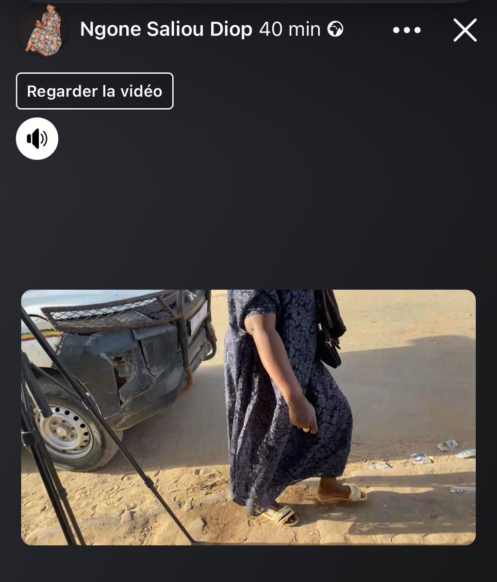 mbayeka94's tweet photo. La journaliste de Sans Limites Ngoné Saliou et ses collègues viennent d’être délogés de la terrasse d’une maison dans laquelle ils diffusaient en direct les événements au terrain #Acapes.
#FreeSenegal https://t.co/h3OIRDQAQ2