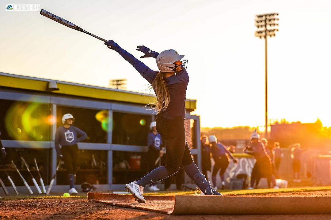 Sun shining 🤝 softball #NCAASoftball x 📸 @Delaware_SB