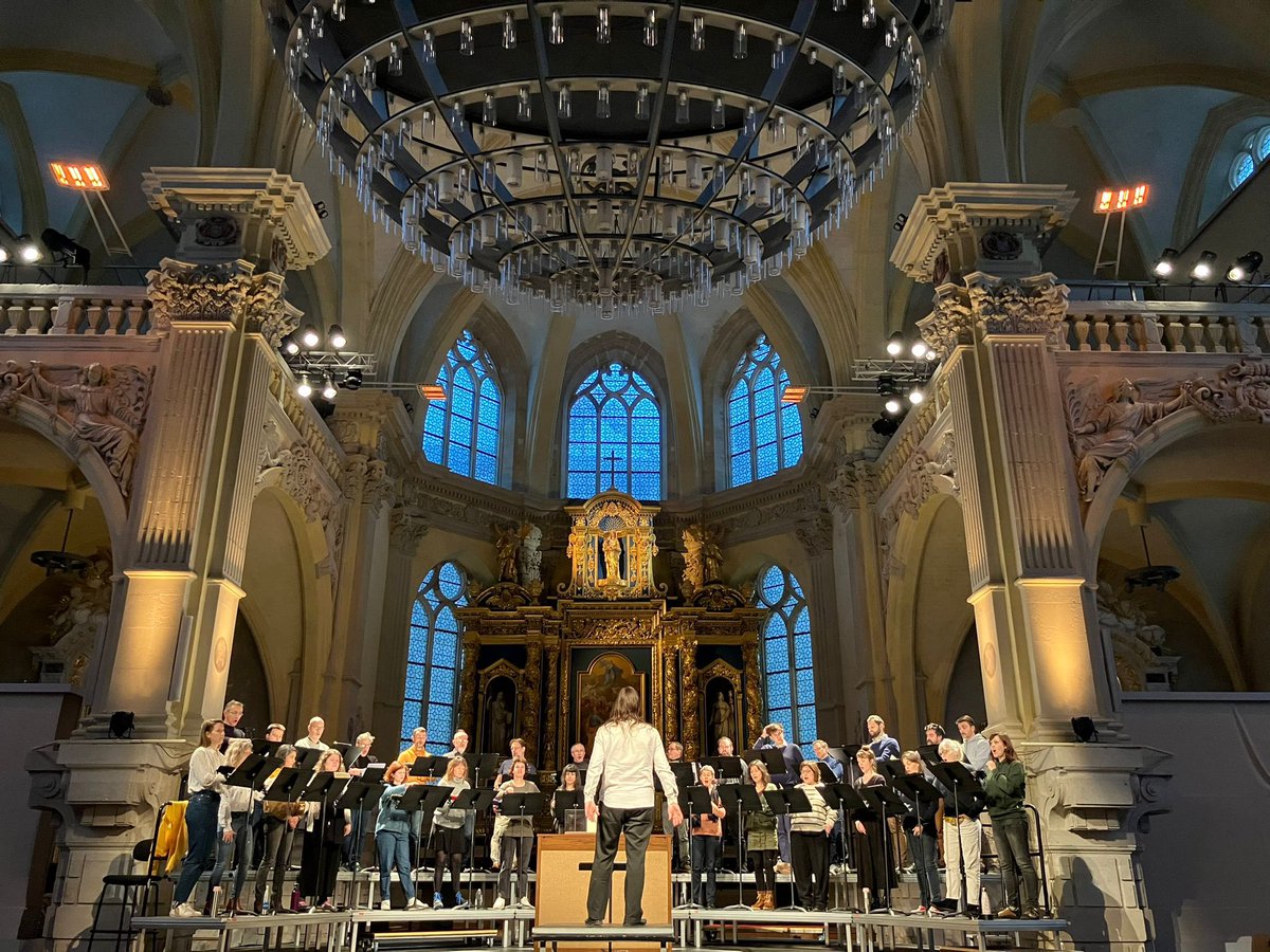 Raccord avant le concert de ce soir à La Chapelle Corneille ! Avec notre chef de chœur associé @cgrapperon 🎶 @operaderouen