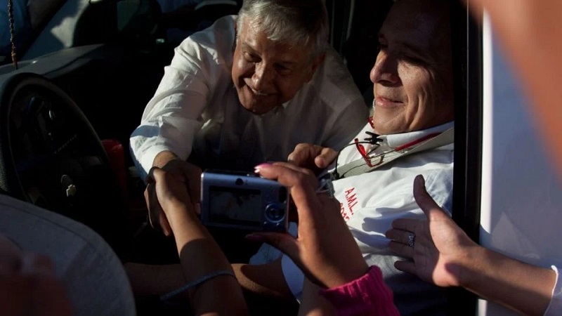 El exchofer del presidente López Obrador, #NicolásMollinedo, aclaró que desde el 2014 no está involucrado en la #política y solo se dedica a la #agricultura

Más info ⬇️

ow.ly/2SjI50QyqSb