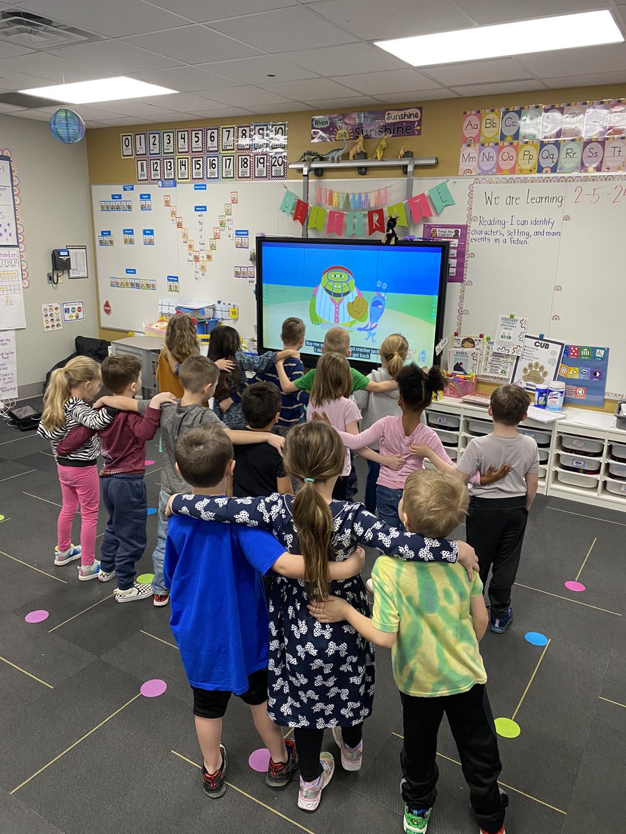 balbaughbesties's tweet image. “Take me out to the ball game” to go along with our #HMH book Take Me Out To the Yakyu” I thought this was super sweet - our very own seventh-inning stretch during reading. @canSTEM #BeCannonProud #CanKinder