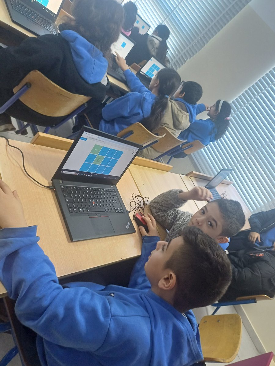 In today's classroom, interactive instructional games are essential. Grade 6 learners identified the kinds of angles and how to measure angles using nearpod activity. #fun #mathgames <a href="/FawziehHn/">fawziehhnaini</a> <a href="/MakAishaSchool/">MakAishaSchool</a>