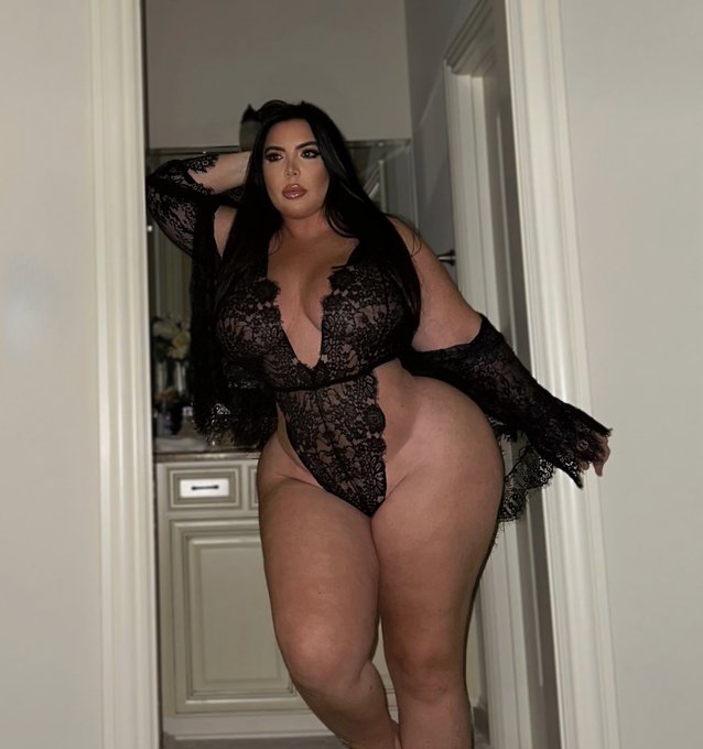 🖤🖤 https://t.co/Ov7UPBCYOz