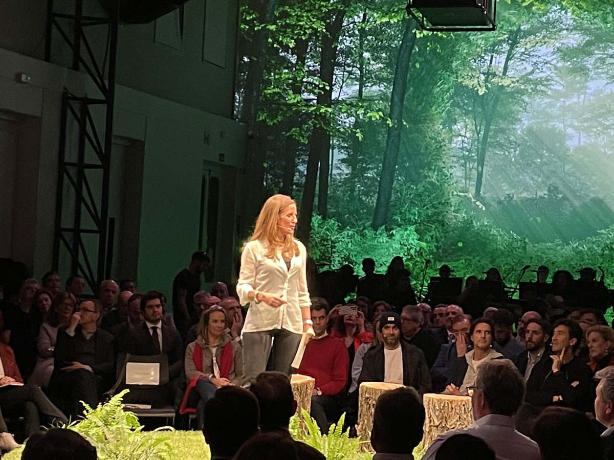 ecoembes's tweet photo. @tinamonge Para hablar sobre la nueva etapa de @ecoembes, @rosatrigof consejera delegada de la organización, nos recuerda que “queremos y debemos ser agentes de cambio en la transición circular y generar impacto positivo”. #CircularityDay https://t.co/gJJjbDPoTF