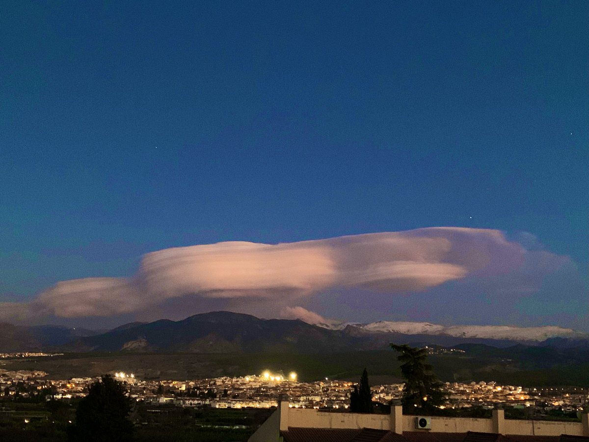 tiempo en Granada tweet media
