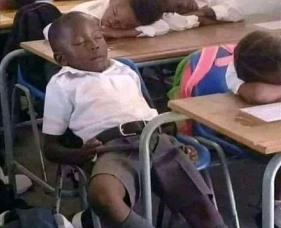 Laba fees bwetokomoka 😂😂😂