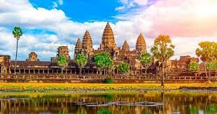 warking8's tweet photo. 🗿🏝️ Explore amazing cultural heritage in Southeast Asia! From the Champa towers in Vietnam to the ruins of Angkor Wat in Cambodia, you will admire the architectural and historical wonders of this region! #SoutheastAsia #District #Architecture https://t.co/Tx8v1UcDNX