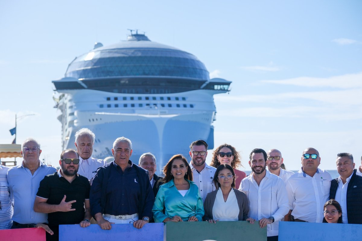 ¡El crucero más grande del mundo ya está en #QuintanaRoo! 🛳 Hoy recibimos en Puerto Costa Maya 🌊, el Icon of the Seas de <a href="/RoyalCaribbean/">Royal Caribbean</a>, que por primera vez arriba en aguas mexicanas 🇲🇽, estamos muy orgullosos y felices de que sea aquí en el sur de nuestro estado, un día