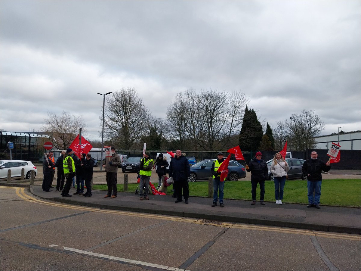 CuffayWill2023's tweet photo. Solidarity with UNITE members at Phinia, Gillingham, striking against fire and re-hire @unitetheunion #WorkersStrikeBack #MedwayTUC https://t.co/Wgo7TbcWOb
