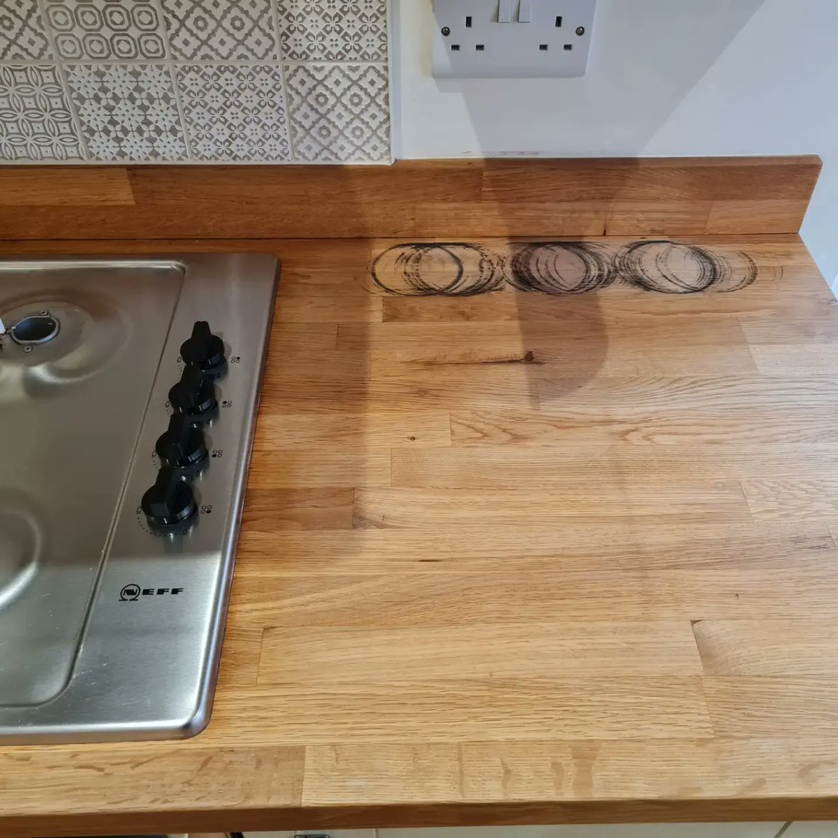 NamcoRefurbs's tweet photo. Oak worktop stripping and repairs.

#worktop 
#repair
#stripping https://t.co/lYmvegRln5
