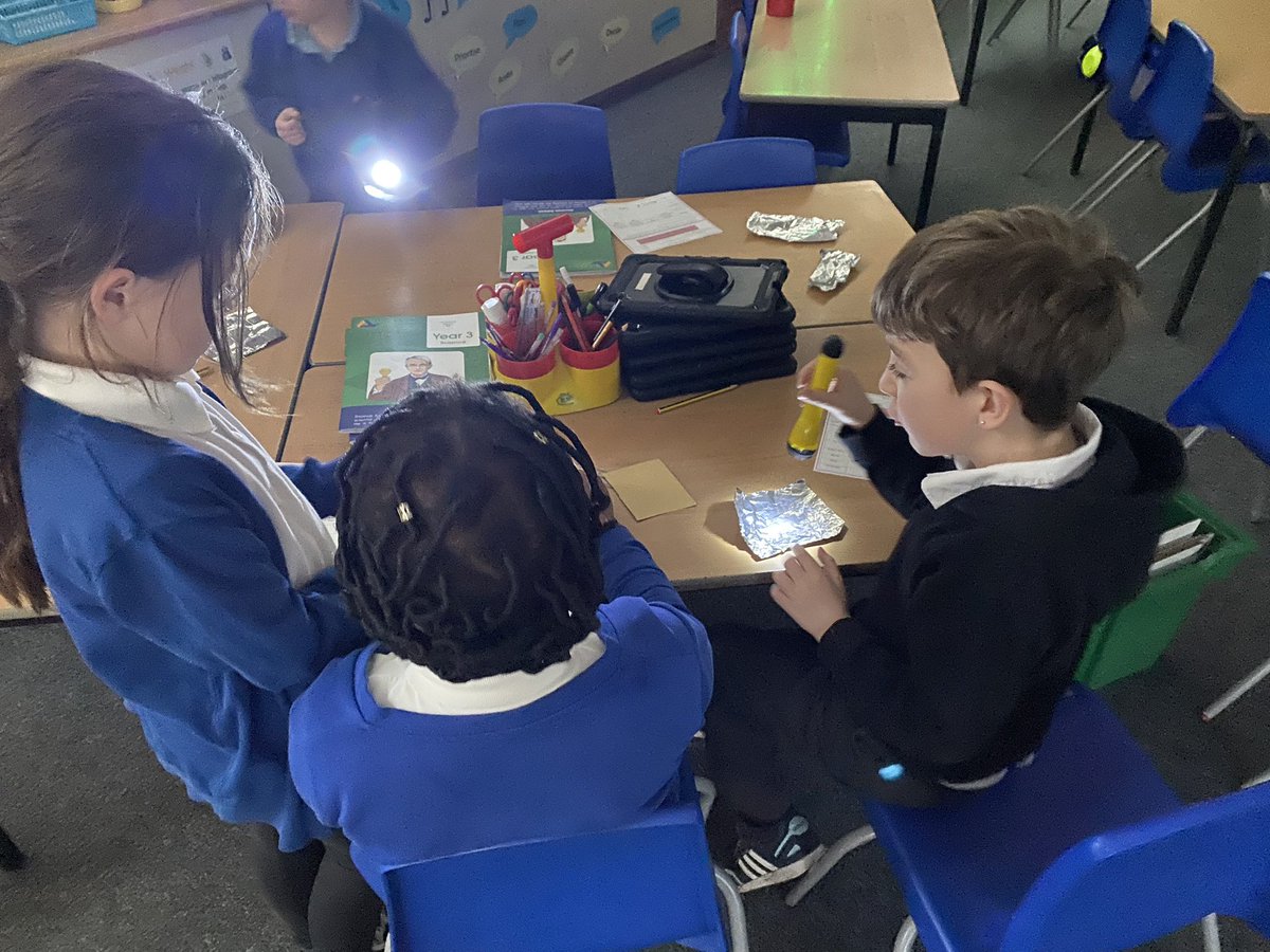 In our science today we tested how reflective different materials were <a href="/DeltaMacaulay/">Macaulay Primary</a> #ScienceMacaulay