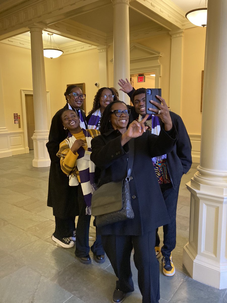 Our wonderful SVP @drmonicarmbrown with @montgomerycoll students at #StudentAdvocacyDay #mdga24 #MDCommCollege @mcrvstudentlife @StlifeGT @Studentlifetpss @MCTVsocial