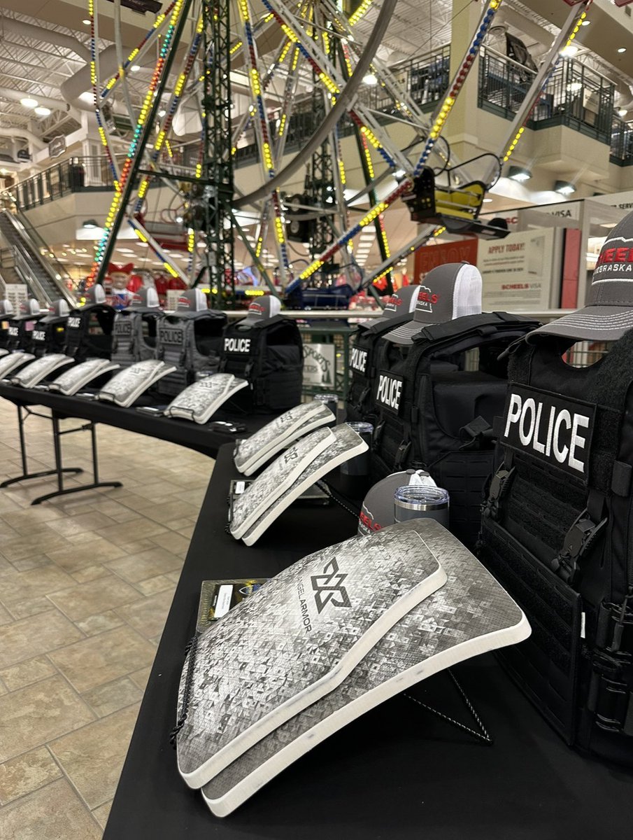 Special Day! 👮🏼‍♀️ I got to visit the Scheels store in Omaha this morning. @Scheels employees and @shield616_co teamed up to donate 20 sets of body armor and rifle plates to the Omaha Police Gang Unit to wear on patrol. 🐾