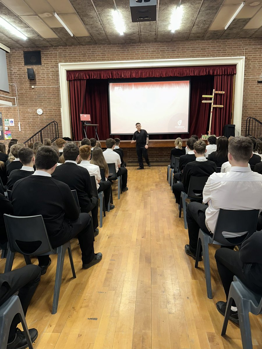 Thank you to @Humberbeat for coming to talk to our year 9/10 students today about anti social behaviour 👮🏻 👮🏼‍♀️