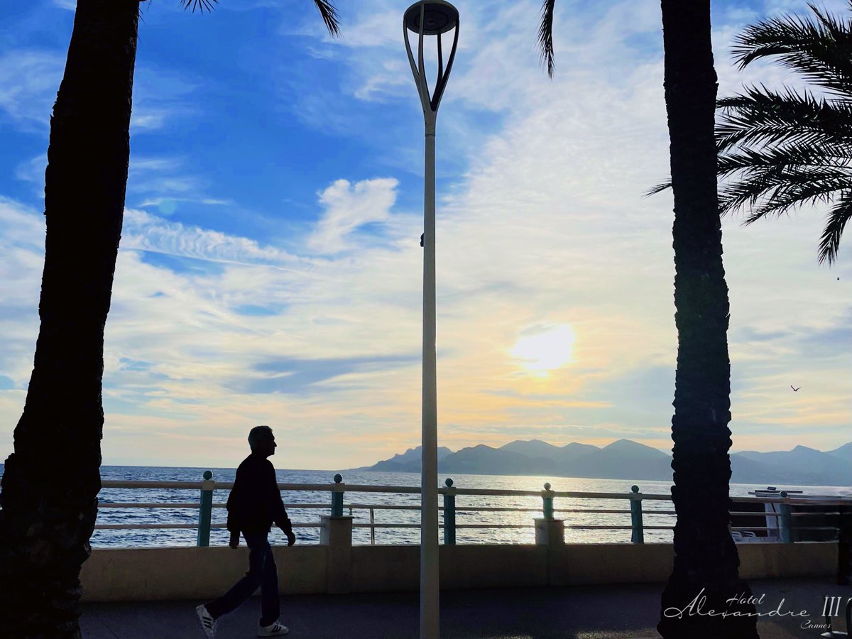 HotelAlexandre3's tweet photo. Nice walk. 

#CannesWalk #cotedazurfrance #cannes2024 #cannes #onatousbesoindusud #cannessoleil #nicewalk #promenade https://t.co/j7I5VgfFVy