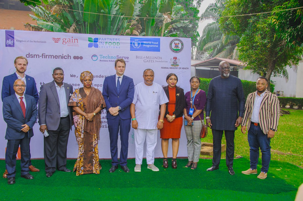 ...attended the meeting on rice fortification organised by @NLinNigeria in collaboration with @dsmfirmenich towards eradicating micronutrient deficiencies in Nigeria. Food fortification is crucial to nutrition, and fortified rice as a daily staple would do a world of good.
