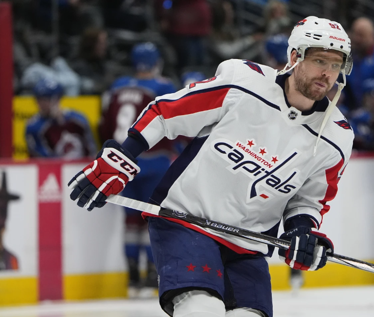 vaddykai's tweet image. Putting my personal feelings aside for a moment, #Kuznetsov’s career is a one big “what could’ve been”. I have been following him from his junior years. Maybe because he played a few years in Omsk as a kid, maybe because he was truly one of the most talented hockey players born