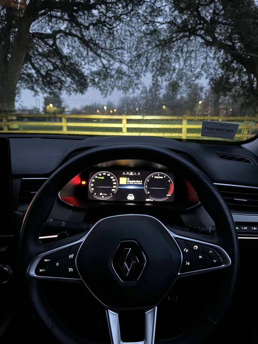 Early morning runs with @west_limerick_ac 💚⚪️

The brighter mornings are making it a lot easier to leave the heat of my car behind #renaultarkana 🚗

#training #running #swim #bike #run #team #asics #freedom #earlymorning #renault #BA <a href="/renaultireland/">@renaultireland</a>