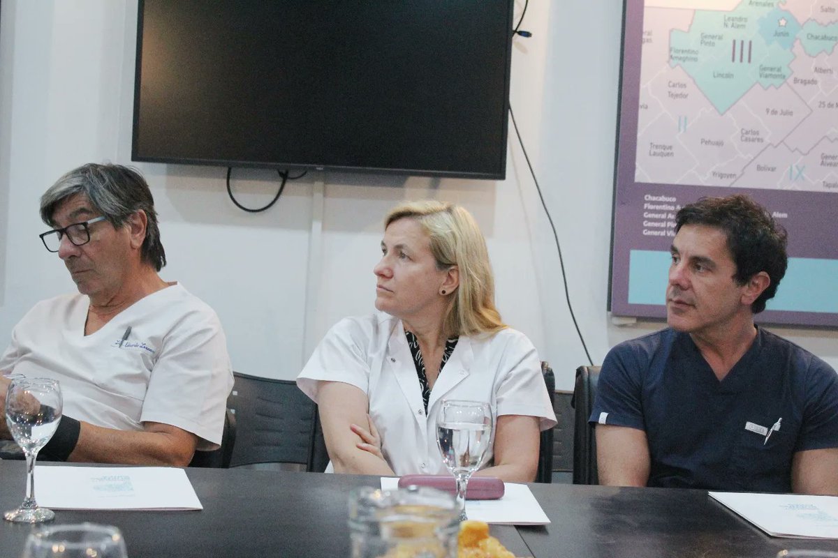 subsaludbap's tweet photo. 👉🏼 La jornada tuvo como objetivo convocar a las y los profesionales de la salud abocados a esta temática para conversar sobre las líneas de trabajo, los objetivos alcanzados y los desafíos planteados para el nuevo período de gestión.⁣ https://t.co/jPe7icVJAW