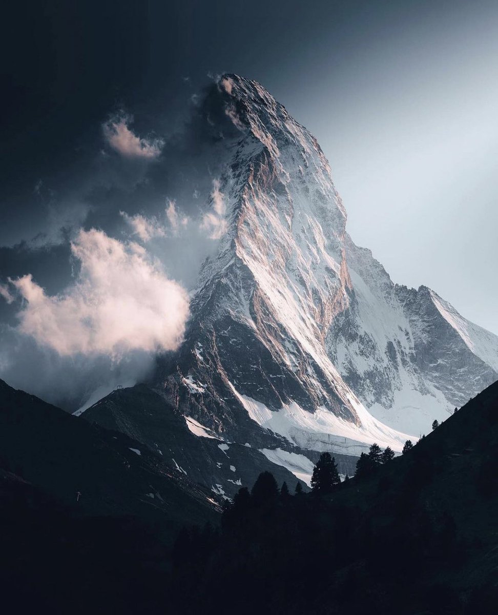 earthcurated's tweet photo. Zermatt, Switzerland 🇨🇭 https://t.co/4FyDVdgKbw