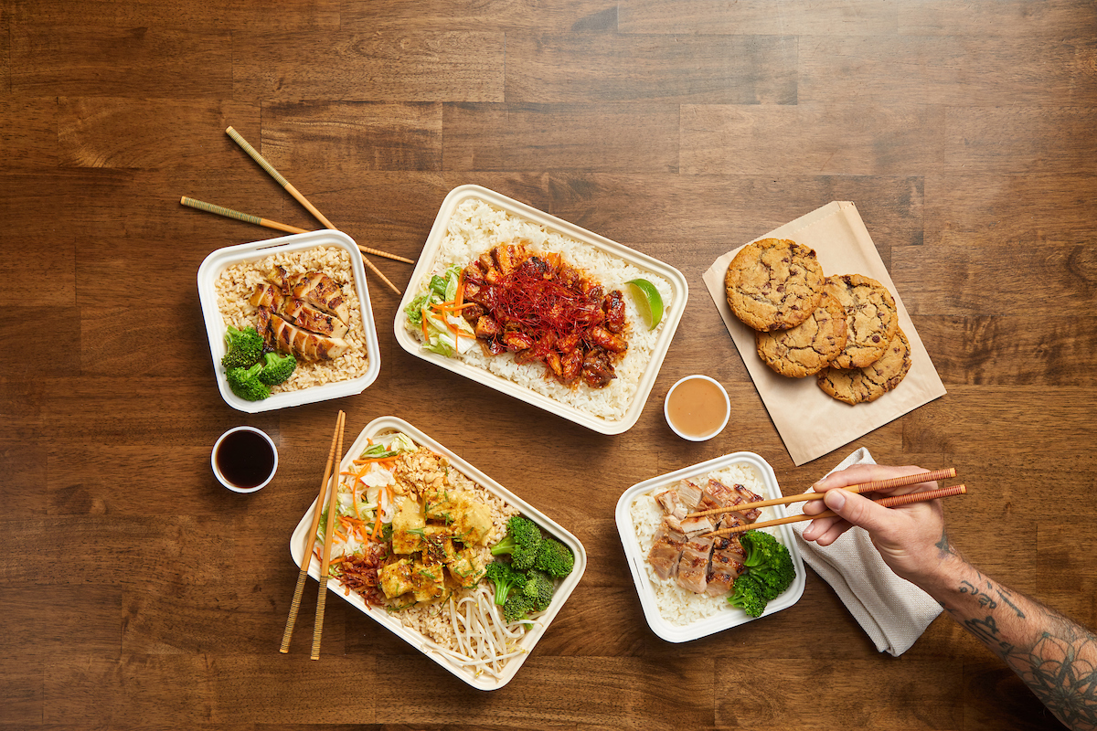 It's #nationalchopstickday 🥢 grab a delicious Box and celebrate with us!!