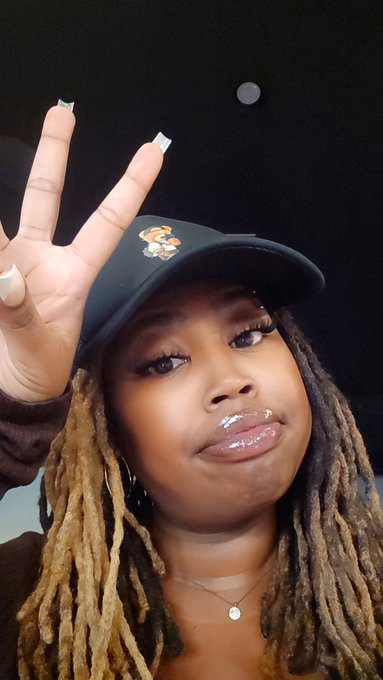 I be neglecting Twitter lol. Here's some updated photos... https://t.co/TppotIgki6