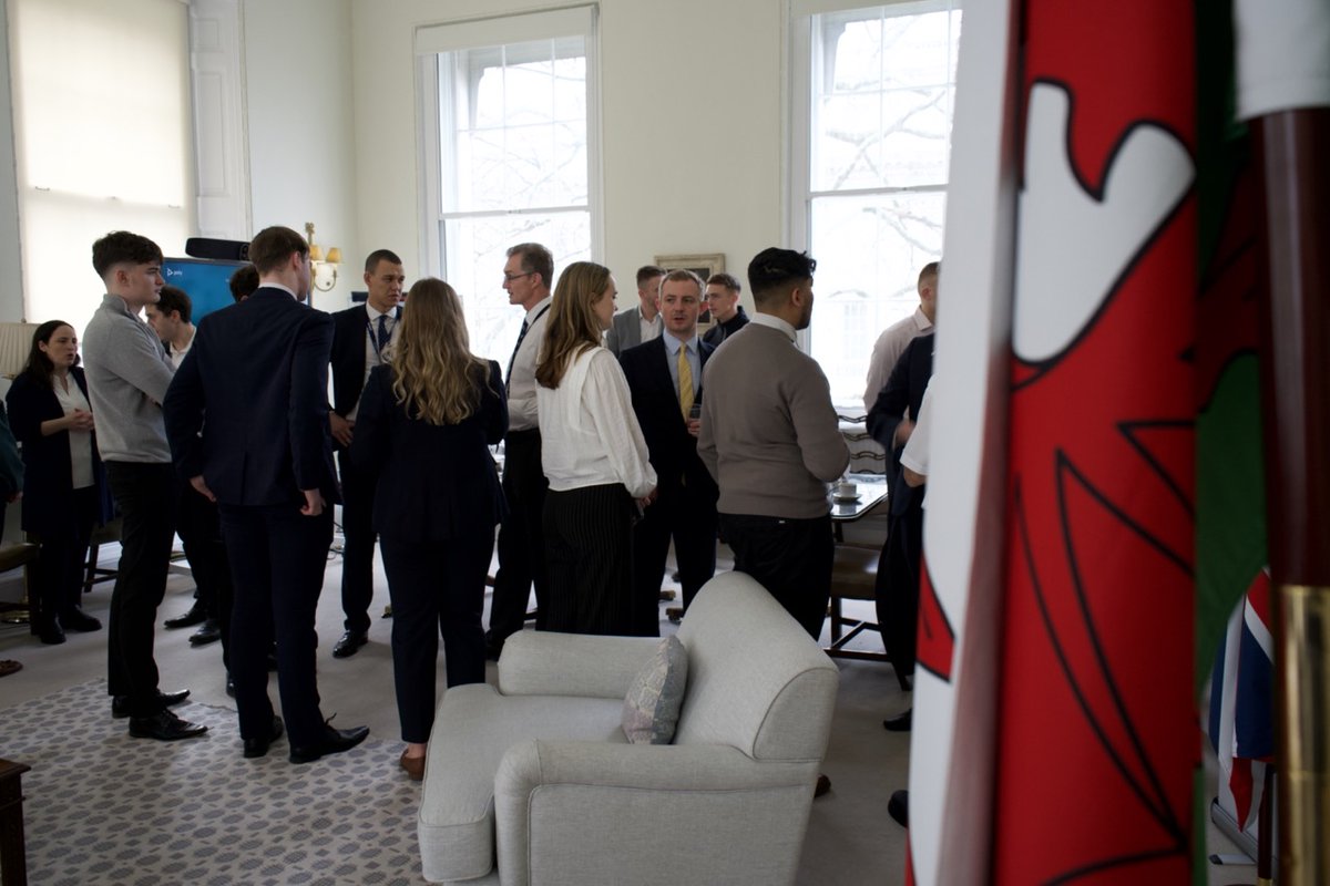WalesOffice's tweet photo. Welsh Secretary @DavidTCDavies welcomed the inspiring apprentices from @astonmartin @airbusintheuk @abports21 @gduknews @thalesuk @klacorp to chat to them about the skills they are learning at the start of their exciting careers.

#NAW24 #SkillsForLife https://t.co/FKrYgwQKSo