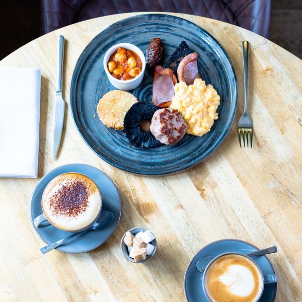 Hey #Shropshirehour😋have you heard there is a new Sunday Brunch on the block?
Join us 8am - 12  noon thehaughmond.co.uk😋