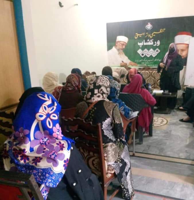 MWL_Lahore's tweet photo. #ٹریننگ_ورکشاپس_برائے_تنظیمات: لاہور
منہاج القرآن ویمن لیگ لاہور و نظامتِ دعوت و تربیت لاہور کے زیرِ اہتمام ضلع پی پی 173میں تنظیمی و تربیتی ٹریننگ ورکشاپ کا اہتمام کیا گیا۔
#MWL #MWLLahore #PP167 #dawahmwl #Dawah #islamic #minhaj #MinhajulQuran #teamwork #workshops https://t.co/KsAWagDHBF
